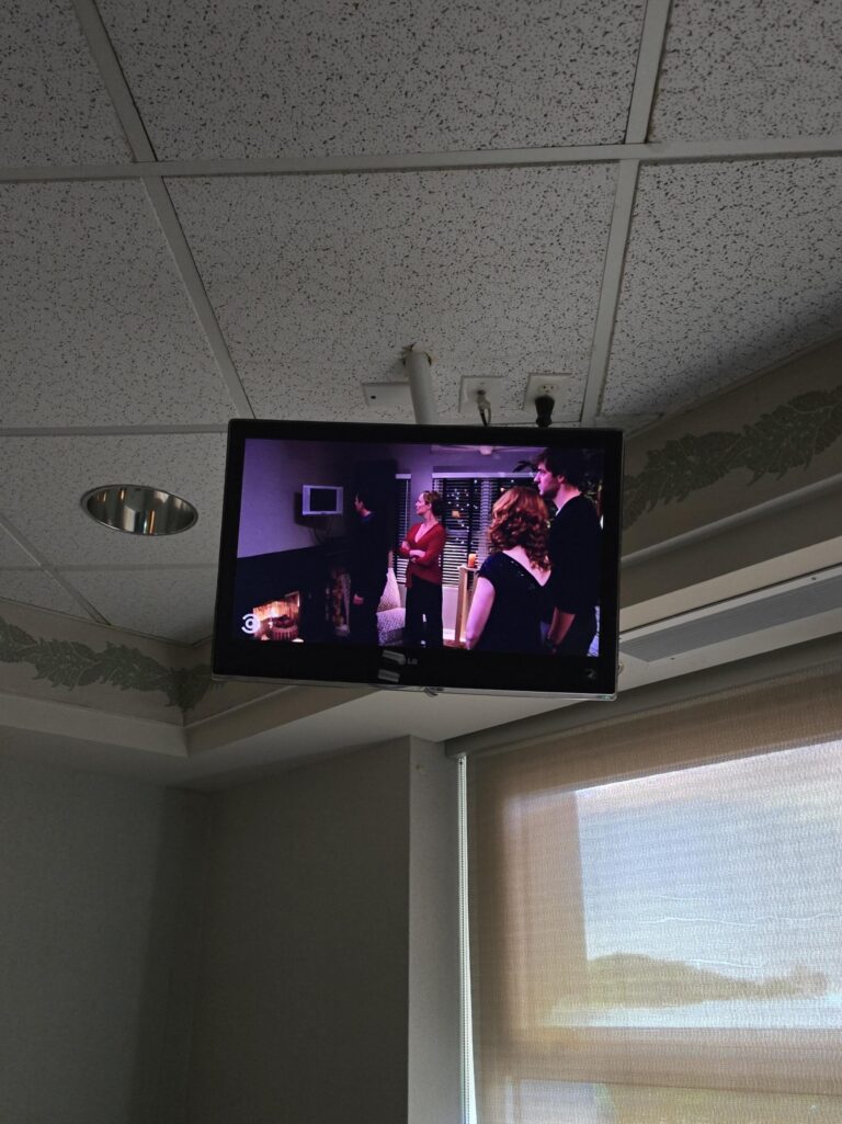 waiting for my wife to give birth and thankfully our hospital finally broke down and bought itself a plasma tv now were just hoping for a smooth delivery with a nice oaky afterbirth.jpg