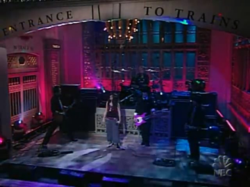 ashlee simpsons lip sync fail on saturday night live2004.png
