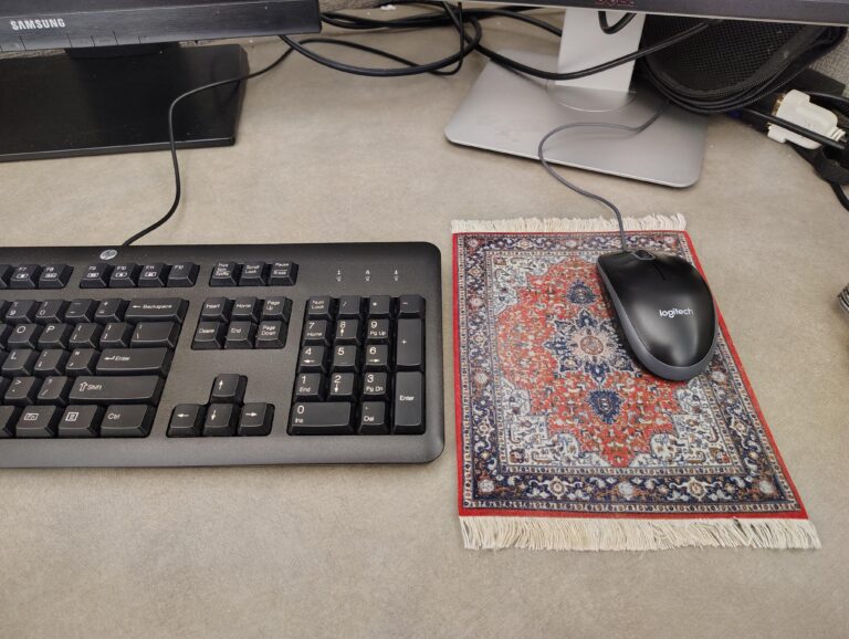 it really ties the cubicle together man.jpeg