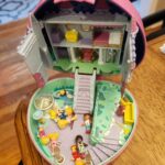 my dad is cleaning out his house and brought me my polly pocket.jpeg