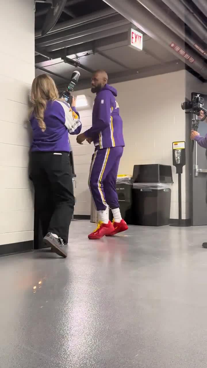 lebron even has handshakes for the photographers.jpeg