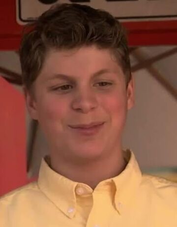 when i click on a 23andme dna relative and see shes kind of cute.jpeg