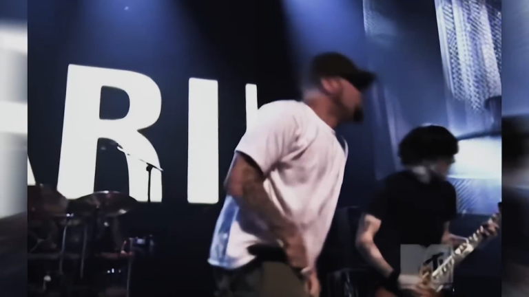 that time limp bizkit covered metallicas welcome home sanitarium in their own style in front of metallica.png