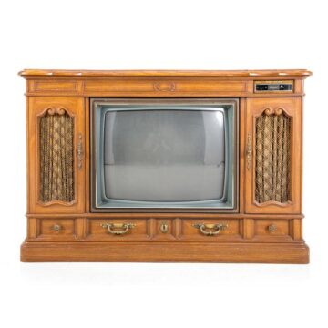 when tvs were a piece of furniture.jpeg