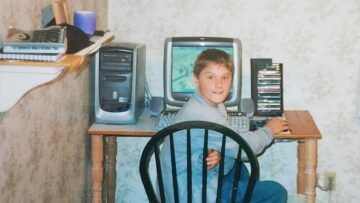 playing roller coaster tycoon on my hp pavilion desktop sometime just around the turn of the century.jpeg