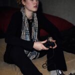 julia stiles playing ps2.jpeg