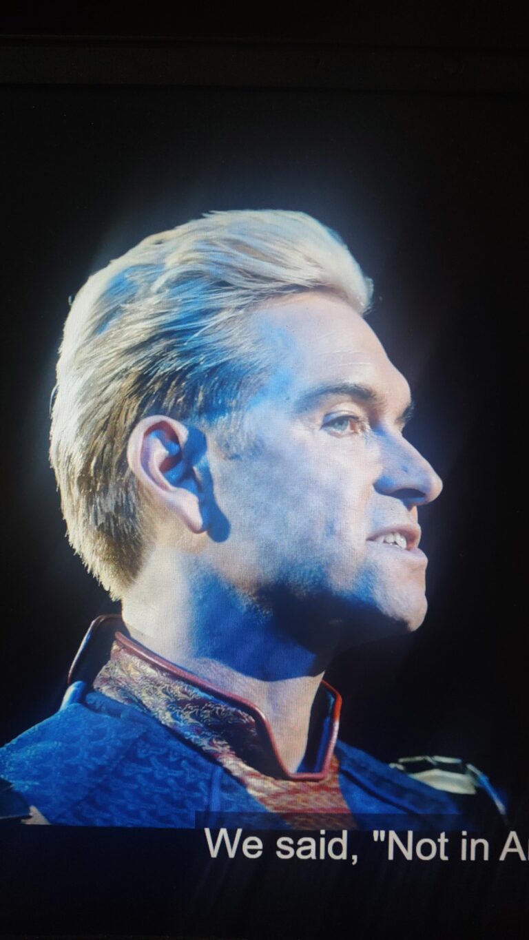 if claire and phil had an evil baby.jpeg