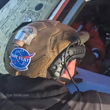 the patch one of the us navy divers wore during the artemis ii recovery operation.jpeg