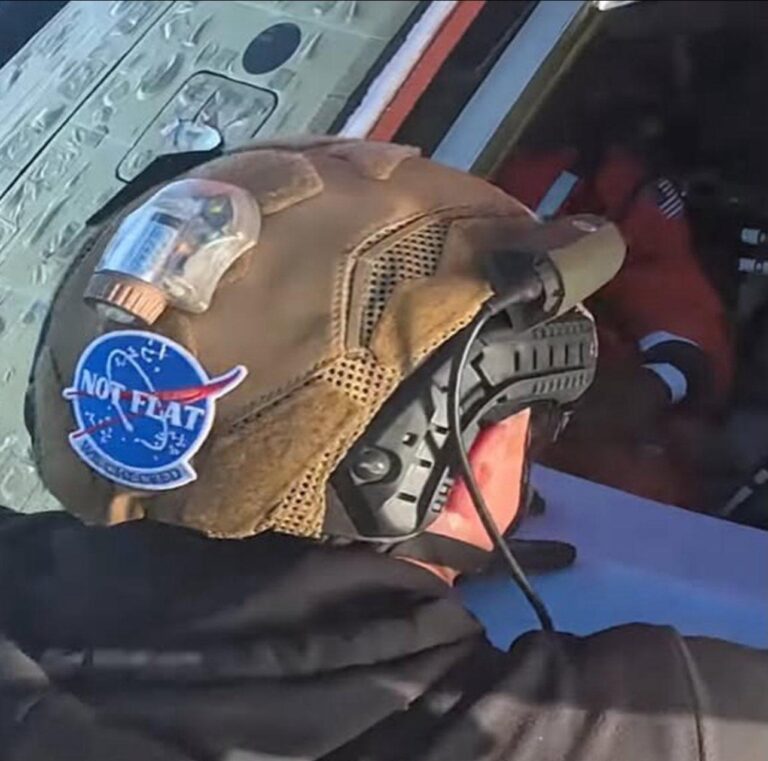 the patch one of the us navy divers wore during the artemis ii recovery operation.jpeg