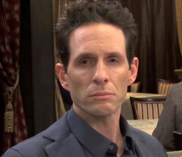 tonight is the roast of dennis reynolds and you just got the mic what are you saying.jpeg