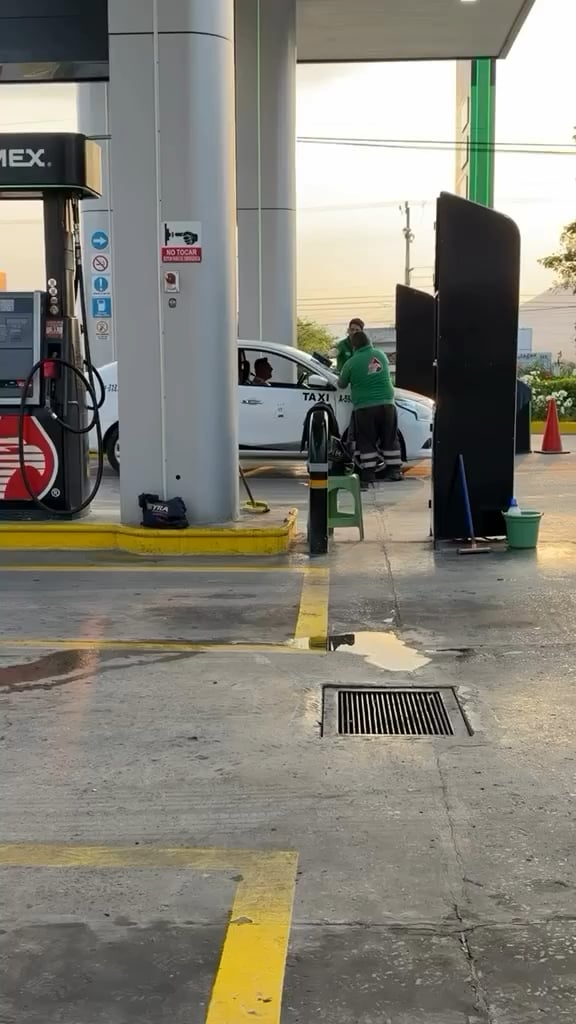 with this kind of service i dont mind paying extra at the pump.png