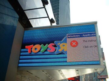 toys r us times square error 2001.jpeg