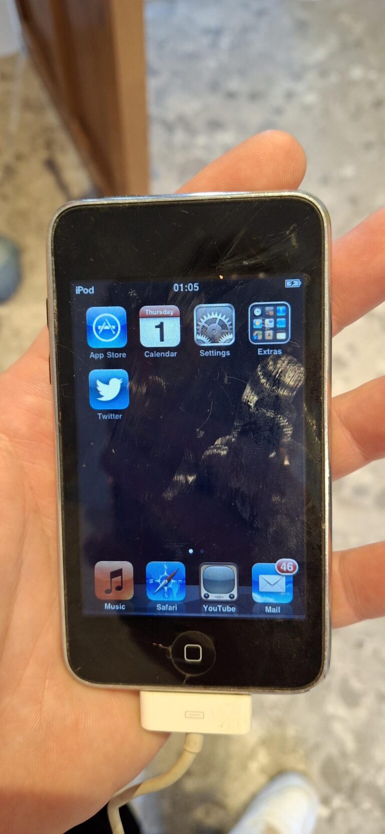 found my old iphone touch twitter is a bird and youtube is a tv.jpeg