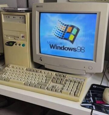 window 98 and that startup sound before the screen with game icons appear.jpeg